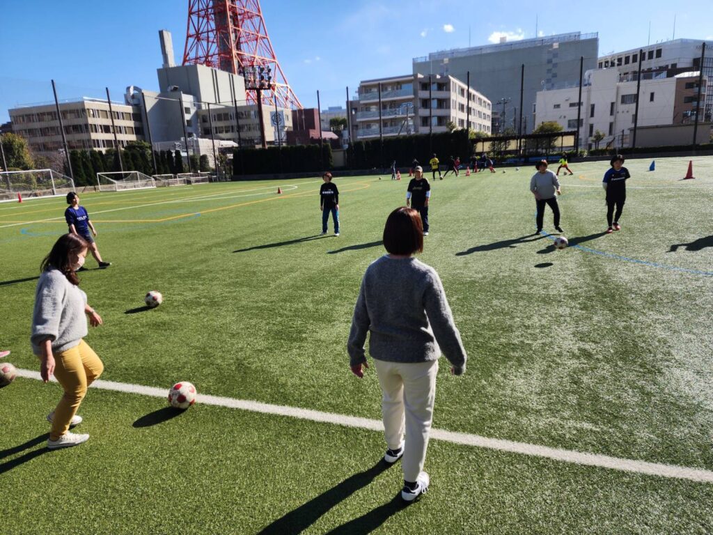 出張！マーメイドキッカーズ　　　　　　　in子どもサッカー場